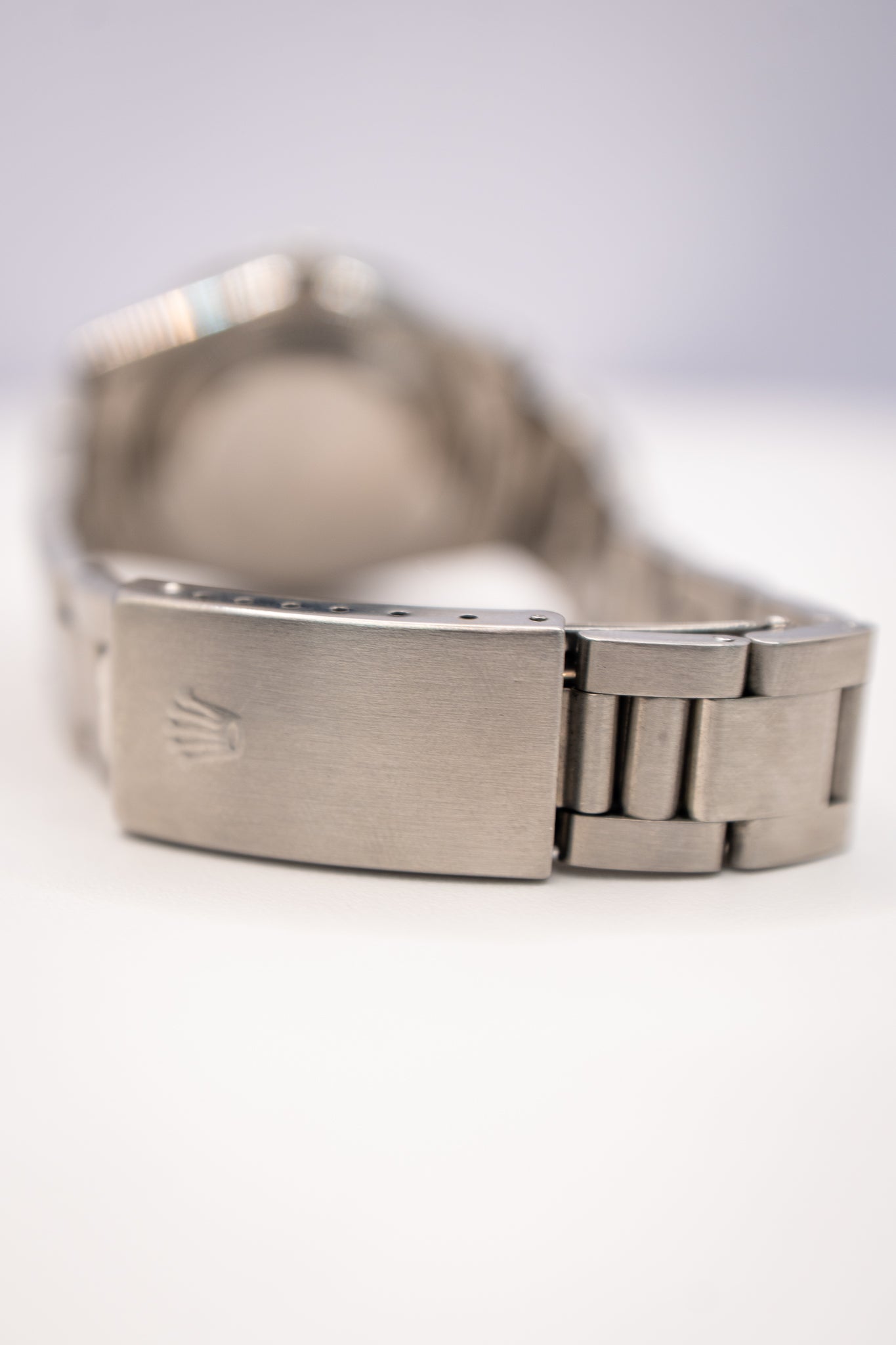 Rolex Oyster Perpetual Date 34 Ref. 1500 - Mother of Pearl Diamond Dial