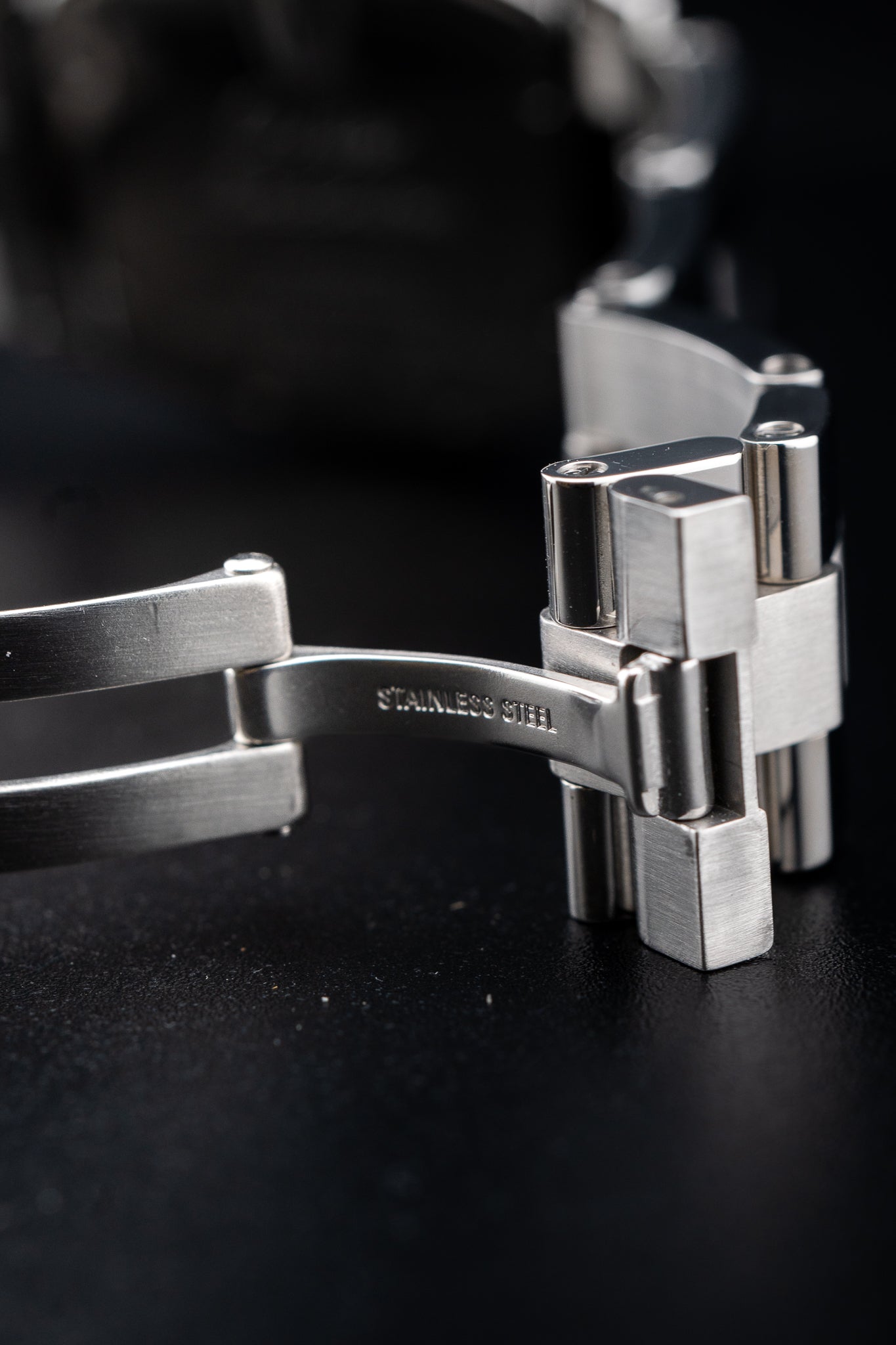 Cartier Roadster W62025V3 Silver Dial Men's Watch – Watch Only (Preowned)