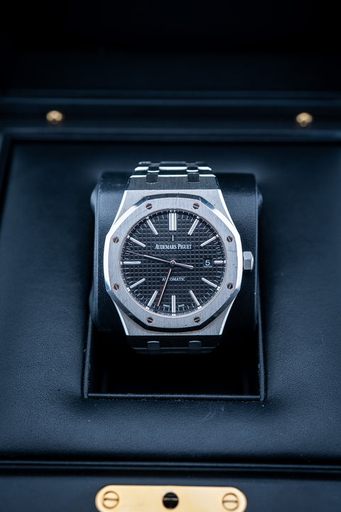 Audemars Piguet Royal Oak 41mm – Ref. 15400 – Stainless Steel – Pre-Owned Complete Set