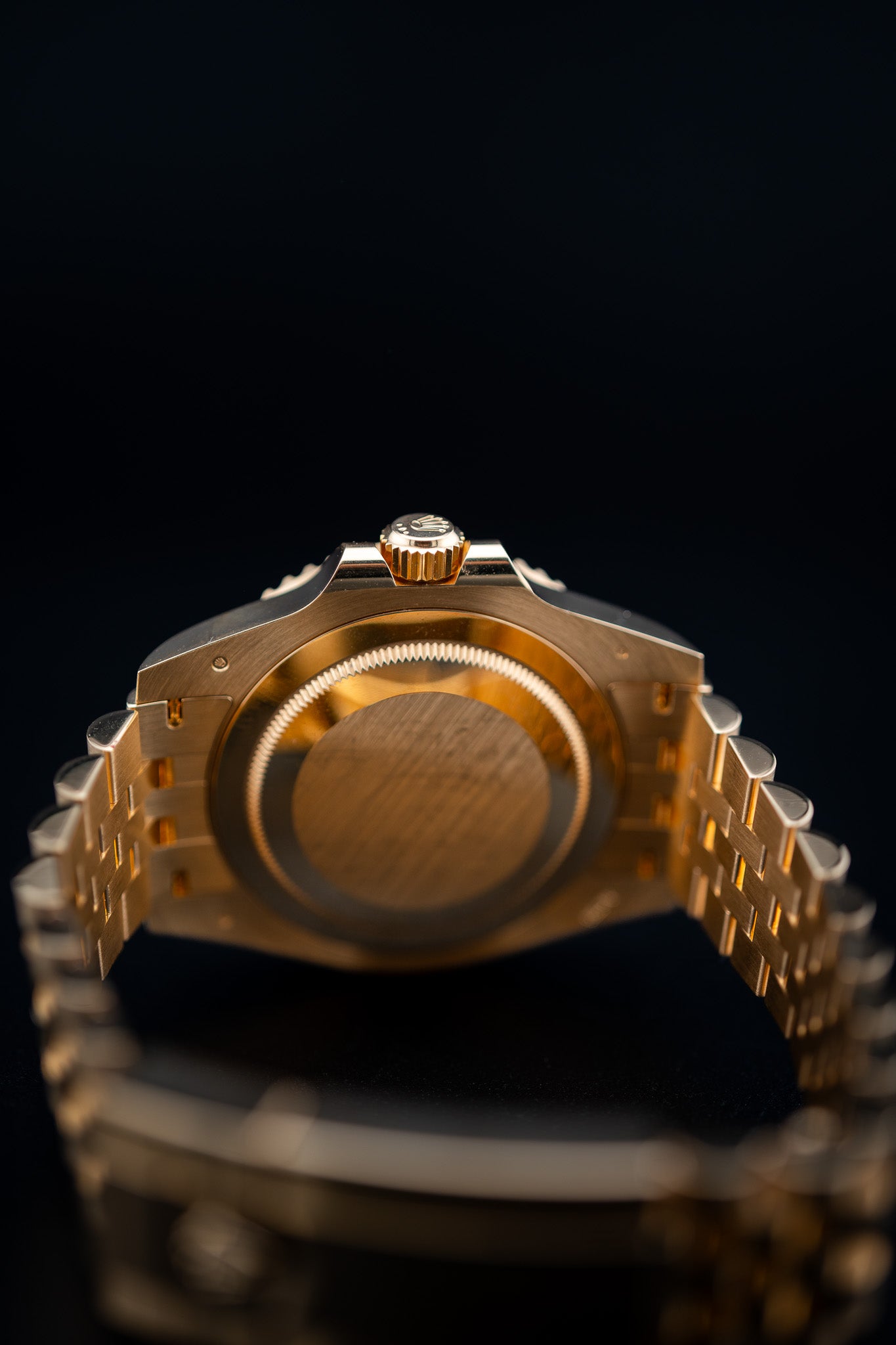 2024 Rolex GMT-Master II “Bumblebee” Yellow Gold Black & Gold Bezel – Ref. 126718GRNR – Like New Complete Set