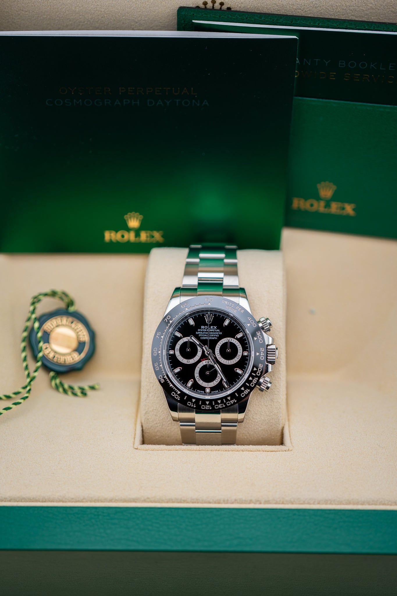 Rolex Daytona 116500LN Black Dial – Complete Preowned Set (2019)