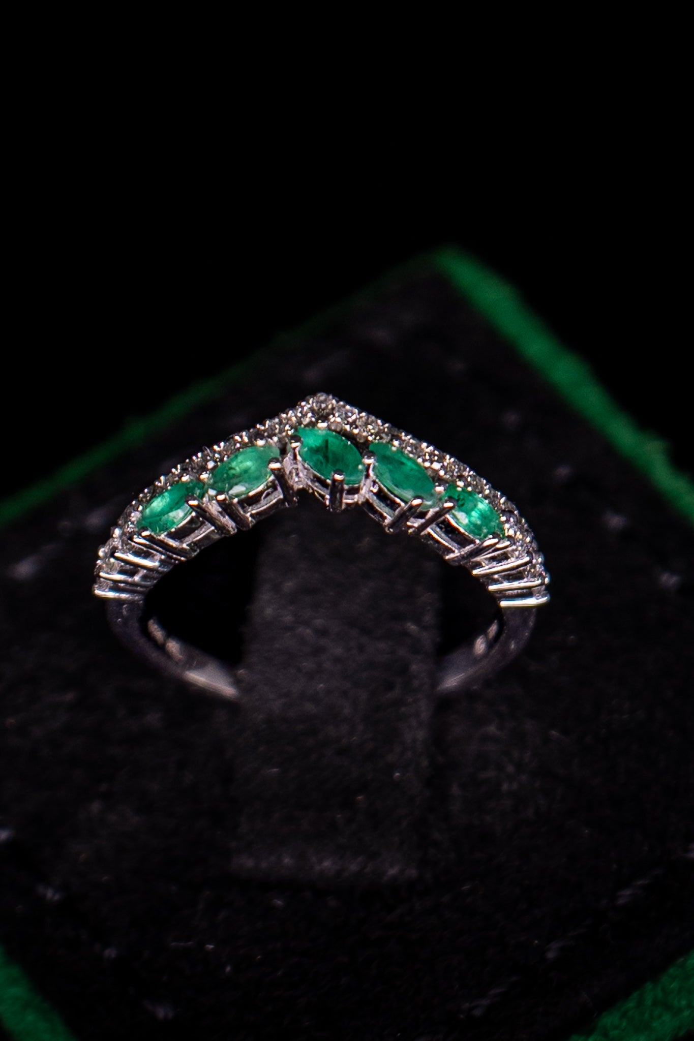 14K White Gold Emerald Tiara Ring with Natural Diamonds Sz 6.75