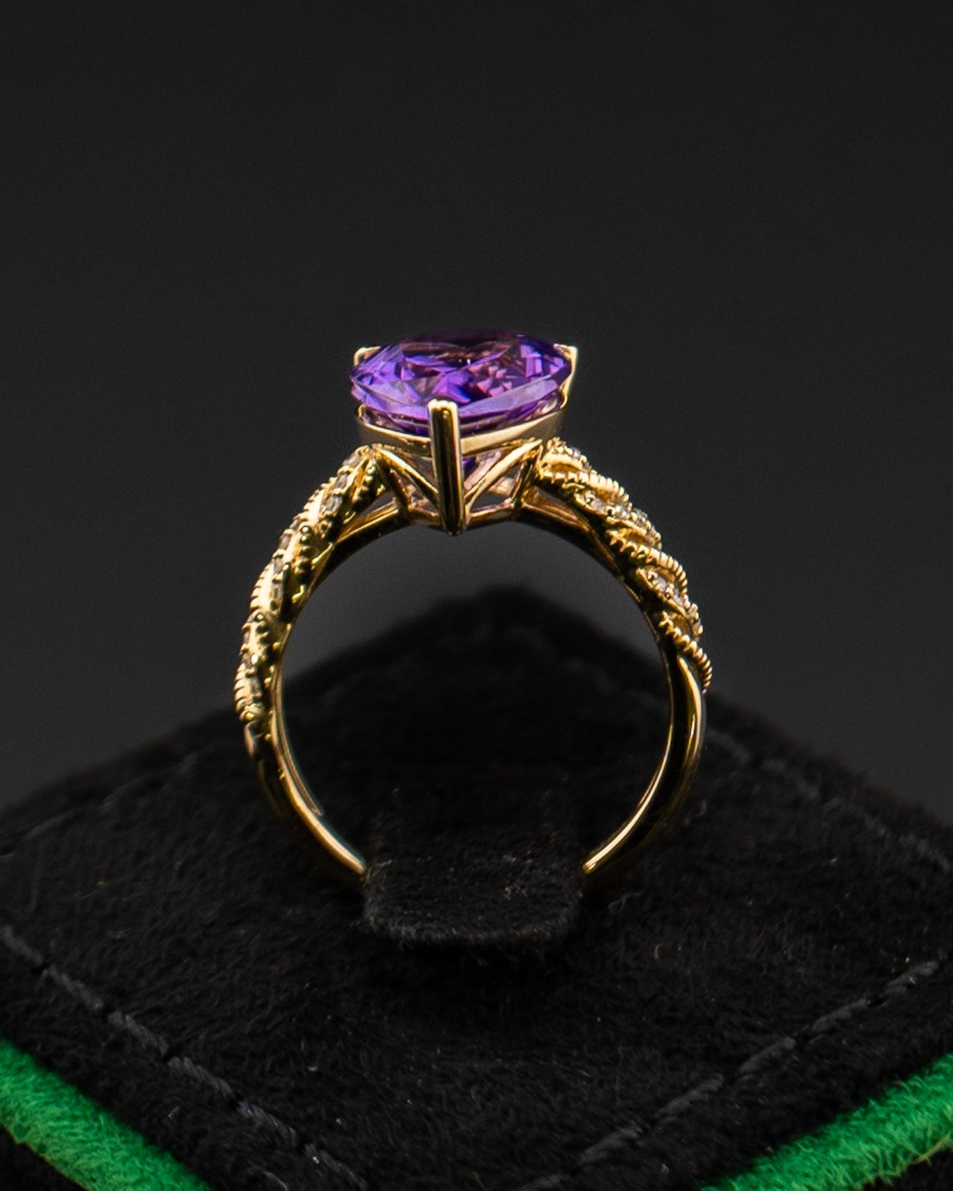 10K Yellow Gold Pear Amethyst Ring with Diamond Accents Sz 6.75