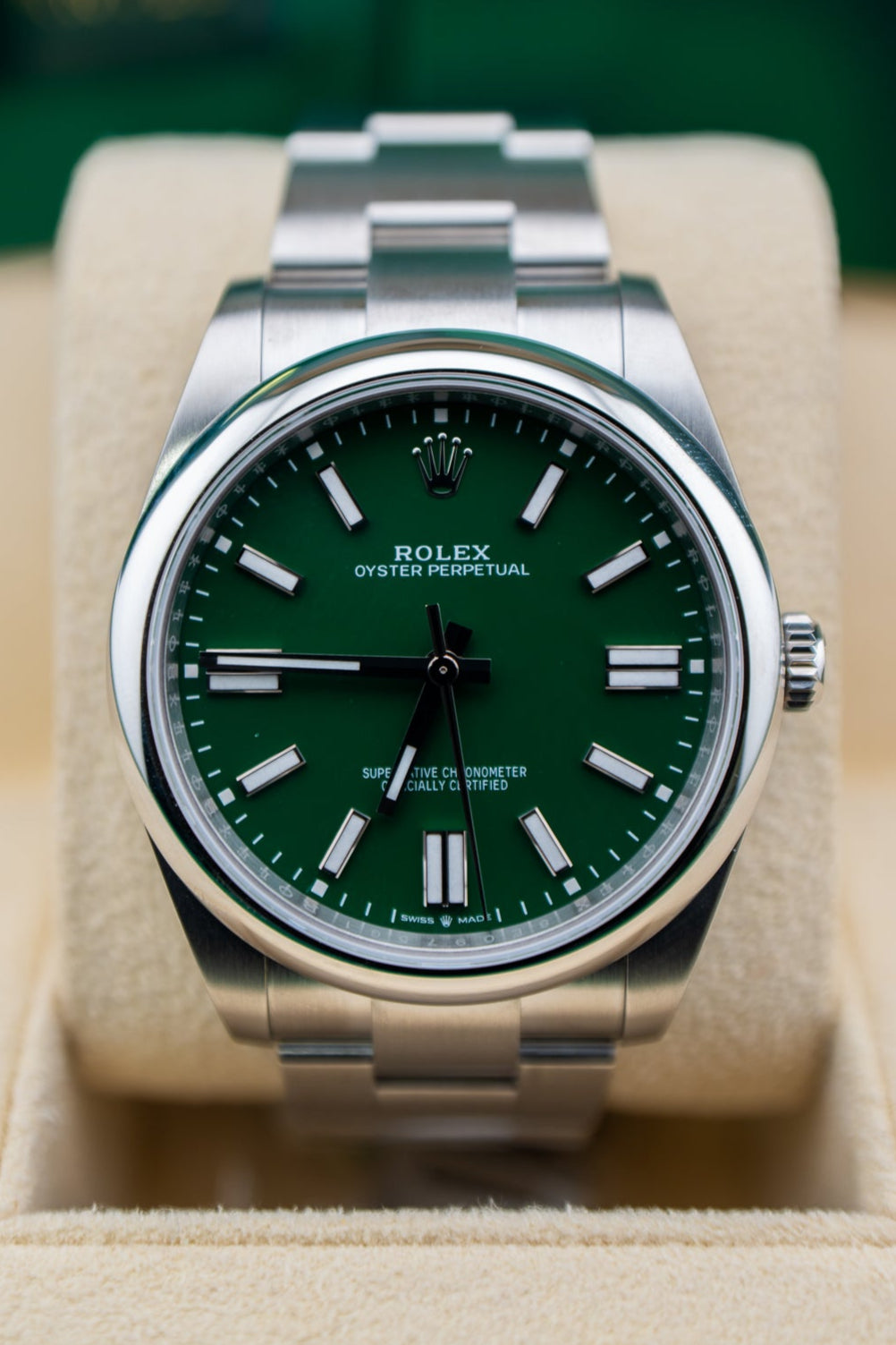 Brand New Rolex Oyster Perpetual 36 – Ref. 126000 – Green Dial – Complete Set