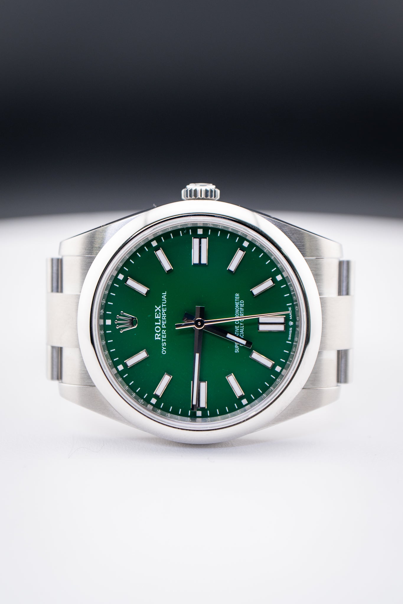 Brand New Rolex Oyster Perpetual 36 – Ref. 126000 – Green Dial – Complete Set