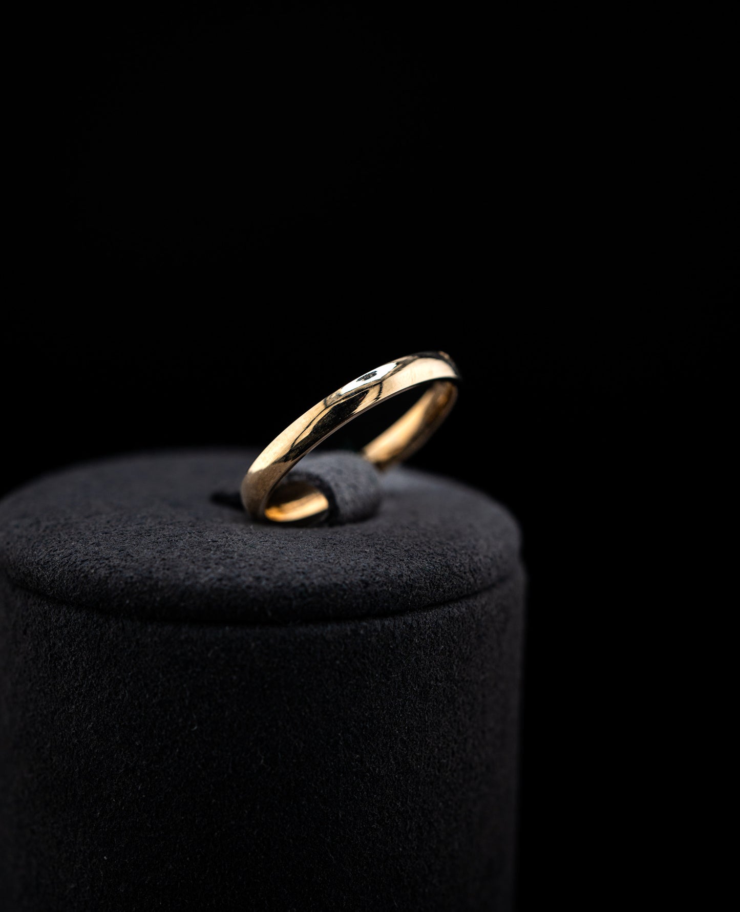 10K Yellow Gold Classic Wedding Band – Size 8 – 1.75g