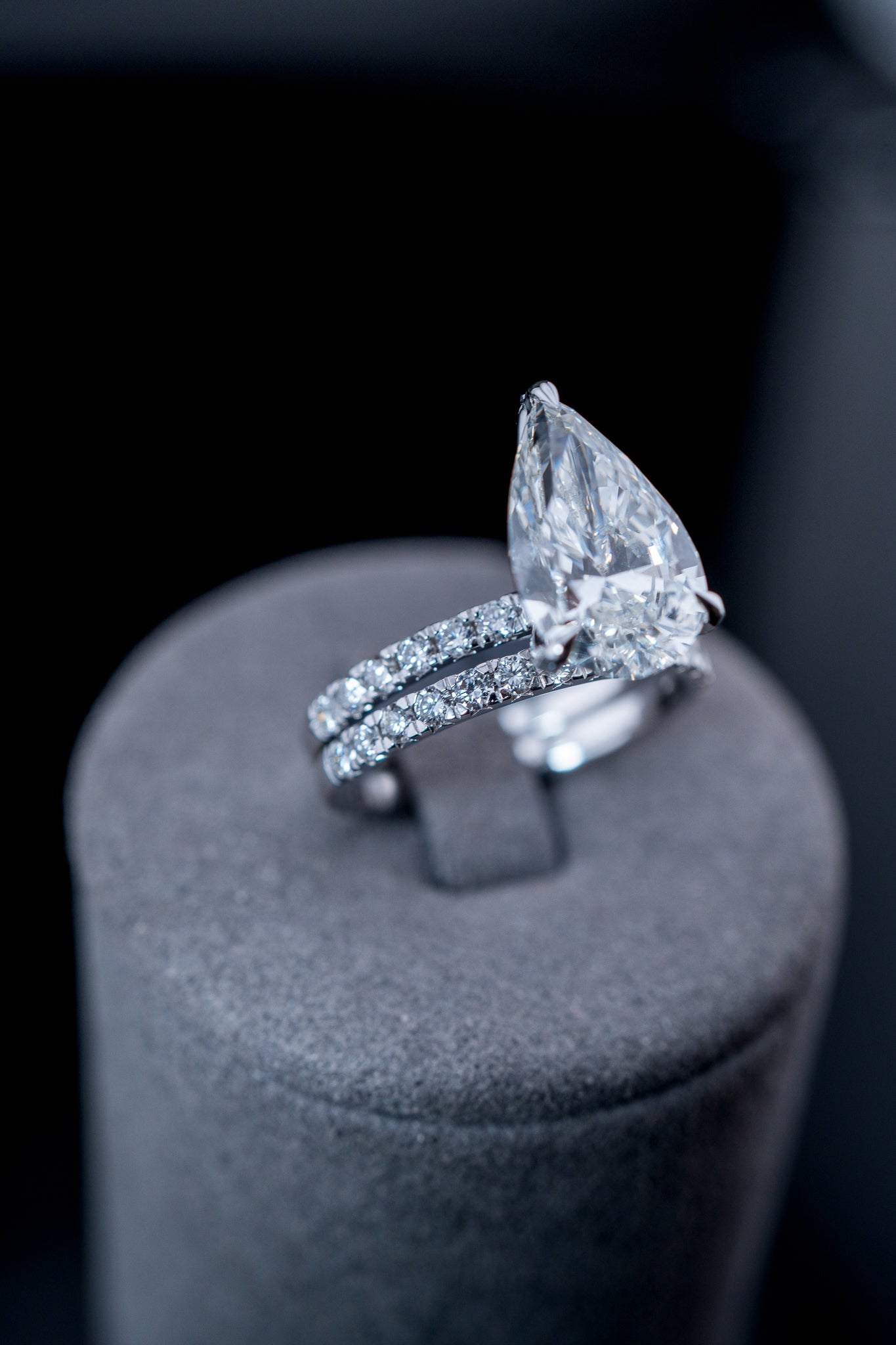 14K White Gold Lab Diamond Pear Engagement Ring & Wedding Band Set – 4.91 CTW – Size 7
