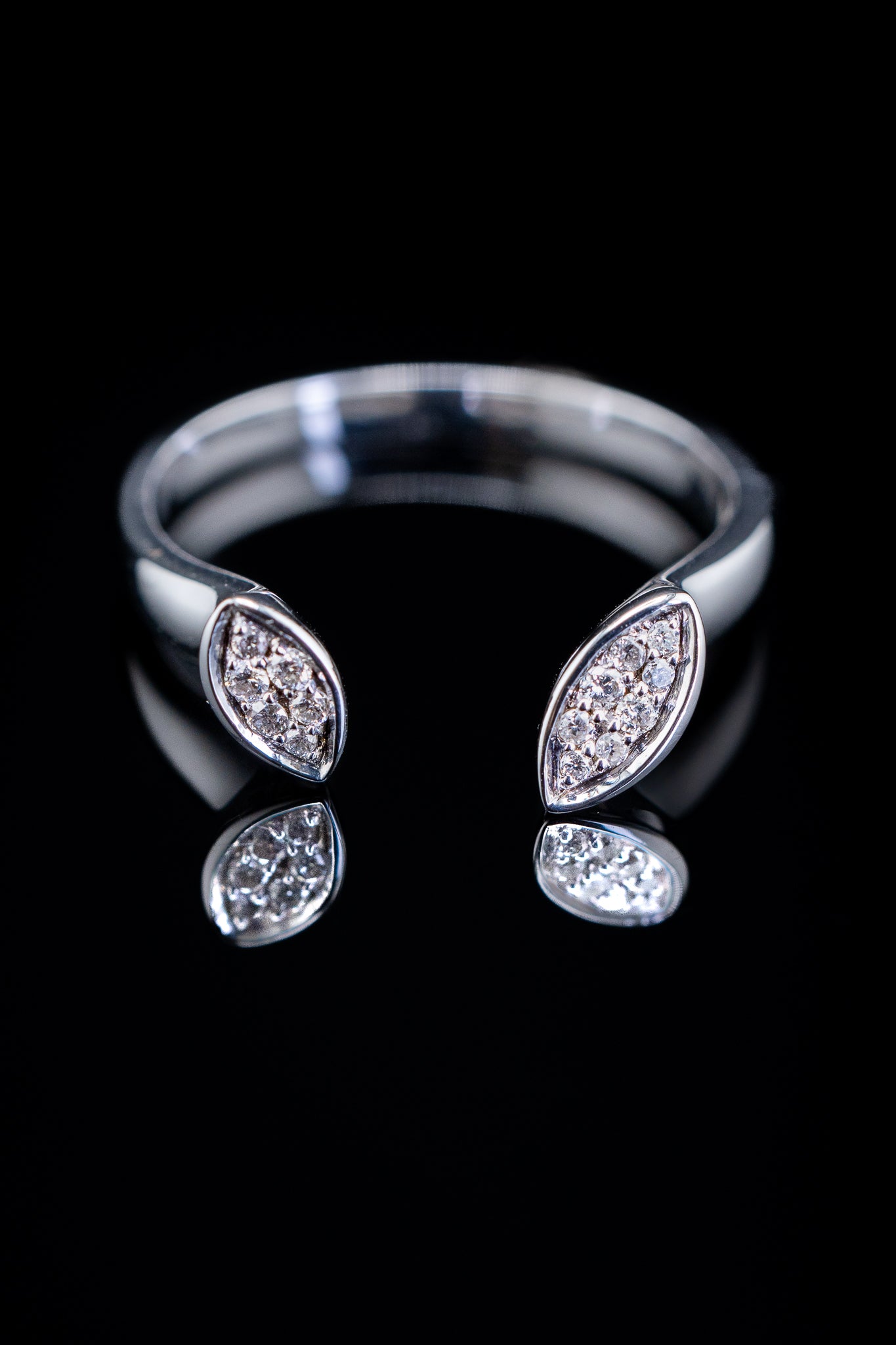 14K White Gold Split Leaf Diamond Ring, 0.10 CTW, Size 6