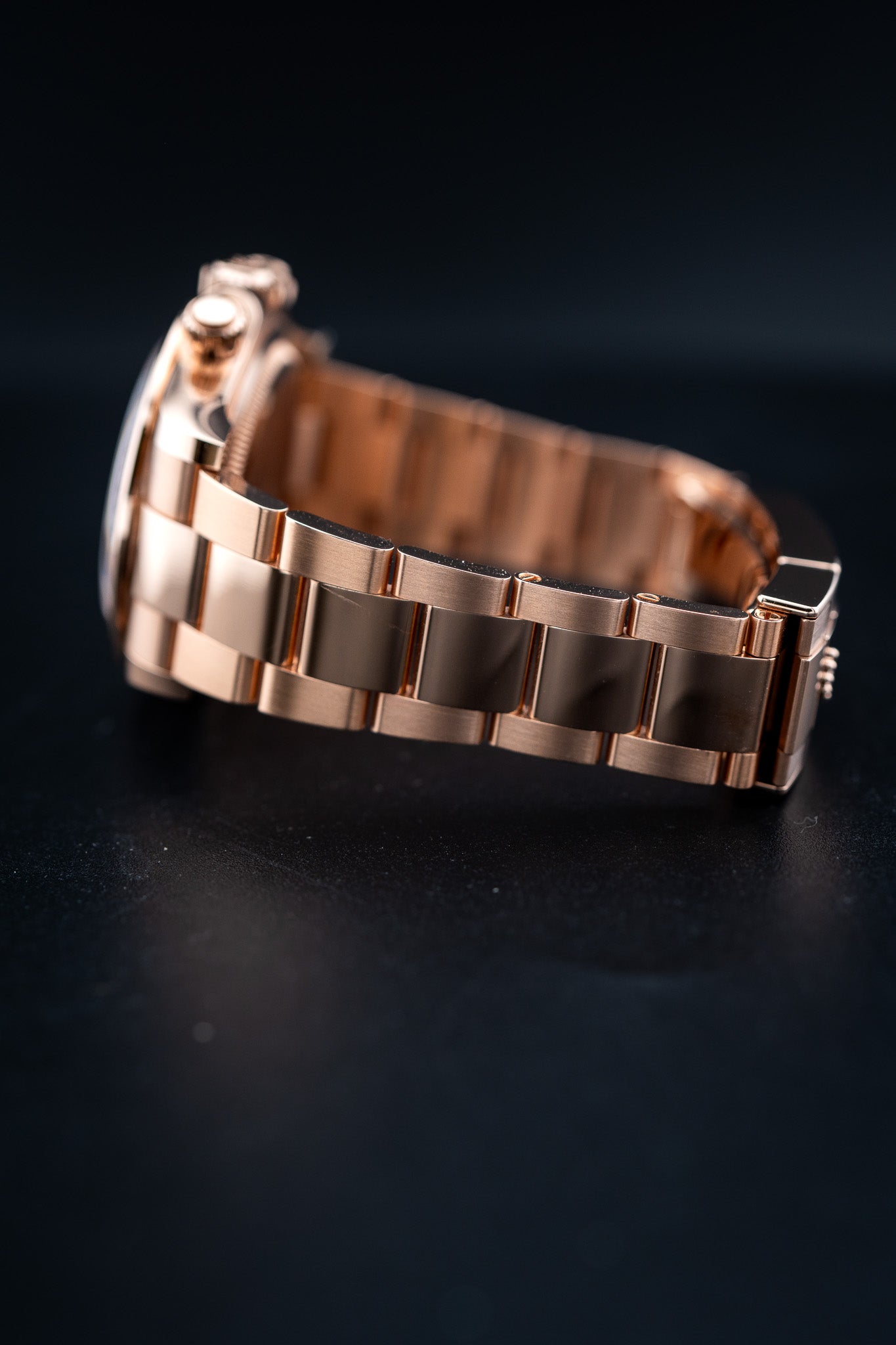 2025 Rolex Daytona 126505 – Everose Gold – Sundust Dial – Full Set – Like New