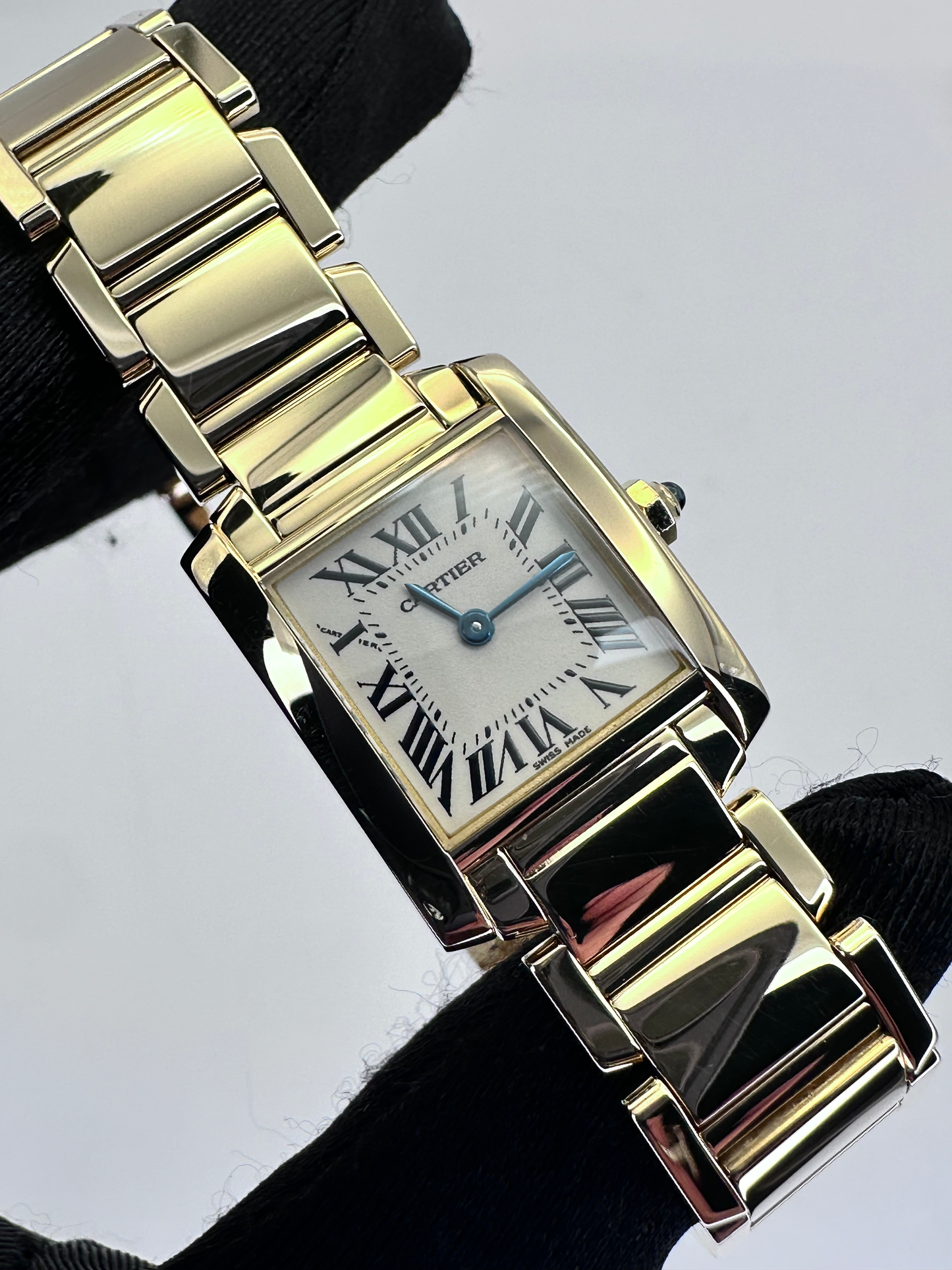 Cartier Française Ref. WB7018K1 - 18K Yellow Gold, Silver Opaline Dial, 2010s image 8