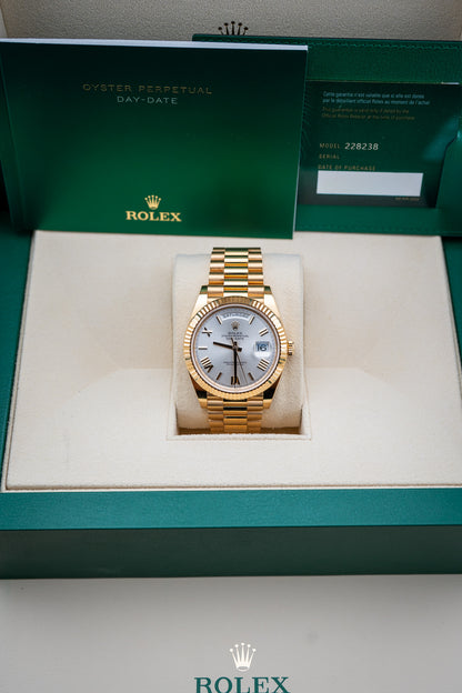 2023 Rolex Day-Date 40 – Ref. 228238 – Silver Dial – 18K Yellow Gold – Like New, Complete Set
