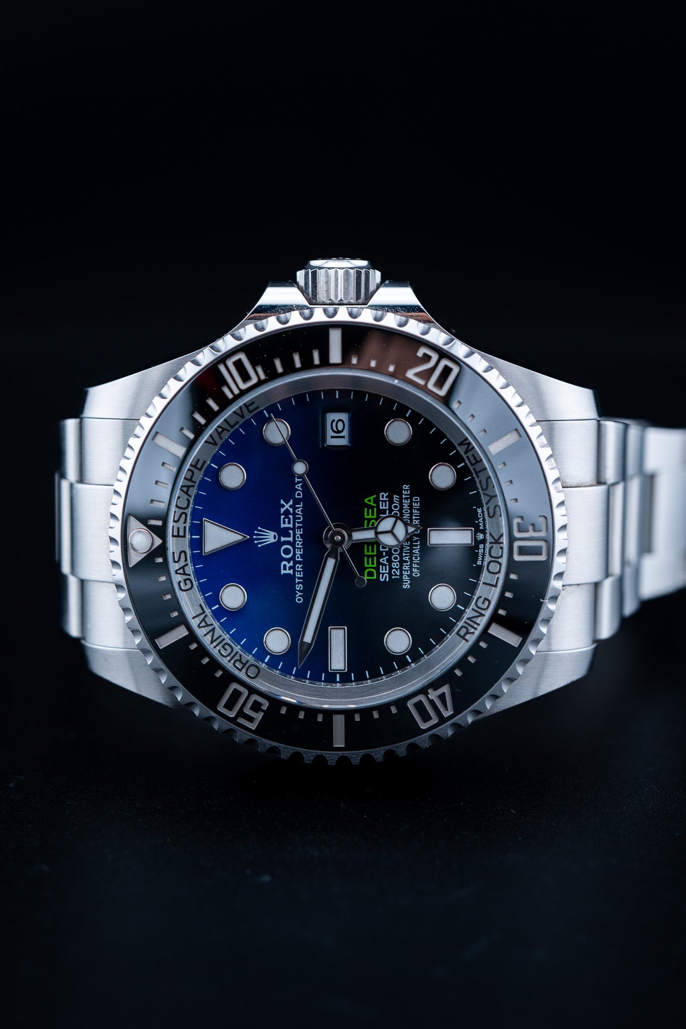2024 Rolex Deepsea Sea-Dweller “James Cameron” – Ref. 136660 – D-Blue Dial – Like New, Mint, Complete Set