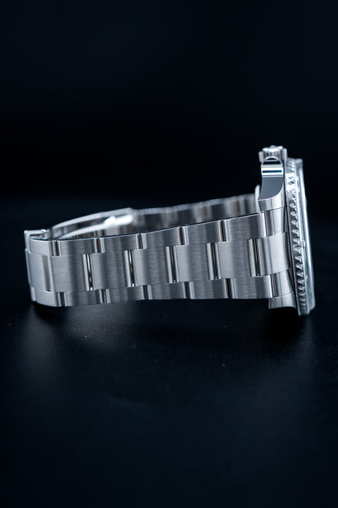 2025 Rolex Submariner “Starbucks” – Ref. 126610LV – Stainless Steel – Like New, Complete Set