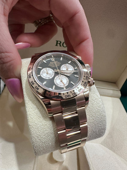 New Rolex Cosmograph Daytona Oyster 126505 - Everose Gold, Black Dial, Full Set image 4