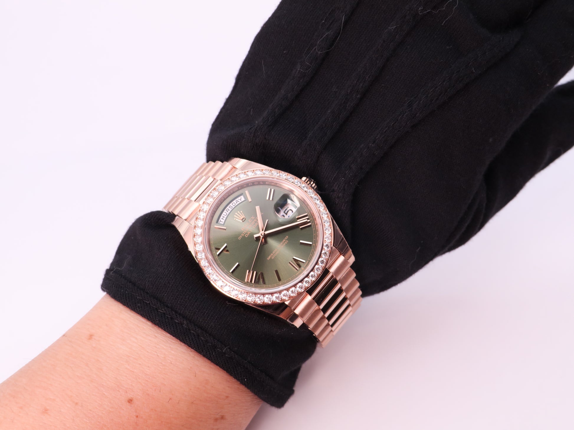 2024 Rolex Day-Date 40 Ref. 228345RBR - Everose Gold, Olive Dial, White Diamond image 3