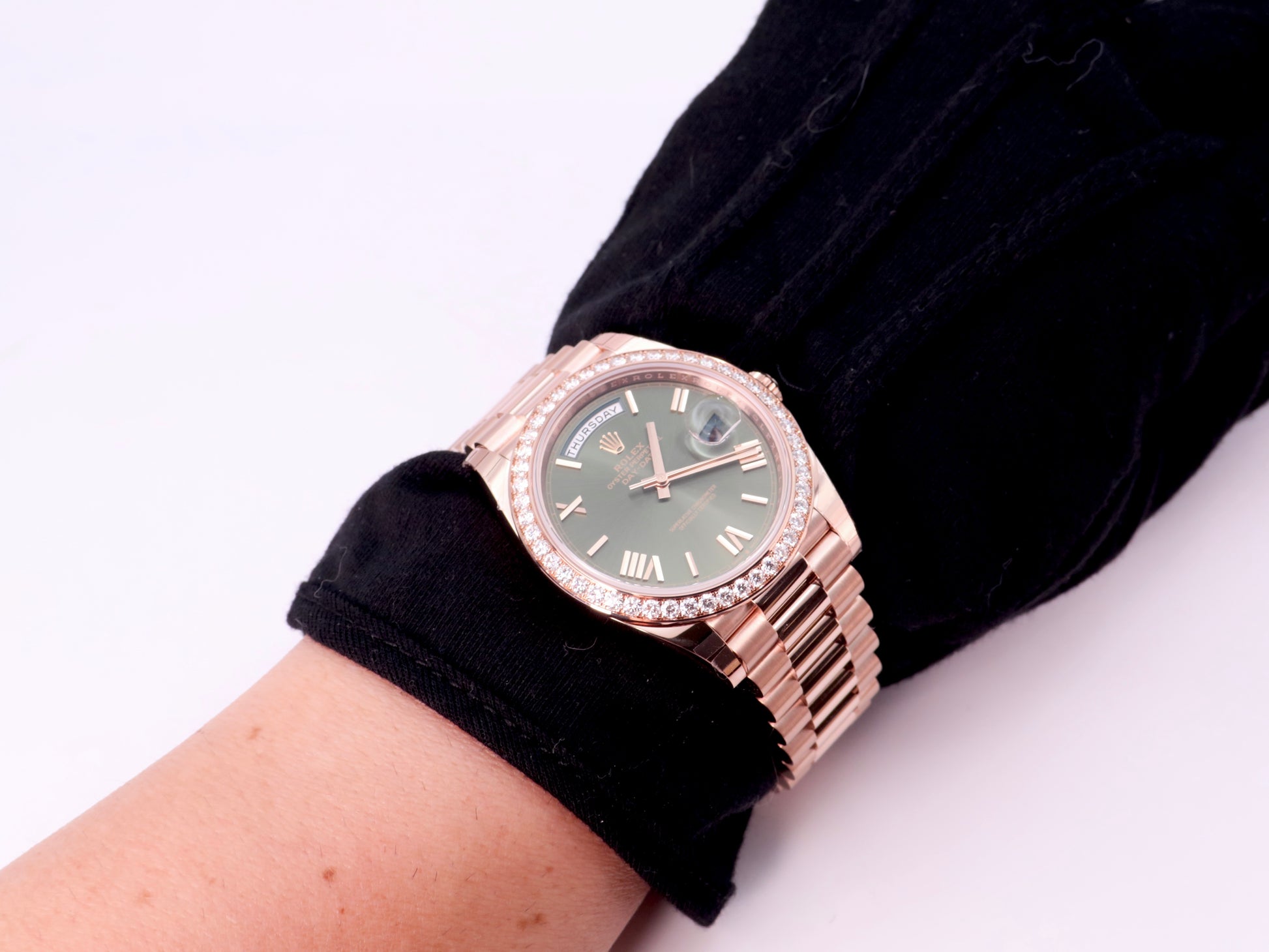 2024 Rolex Day-Date 40 Ref. 228345RBR - Everose Gold, Olive Dial, White Diamond image 5