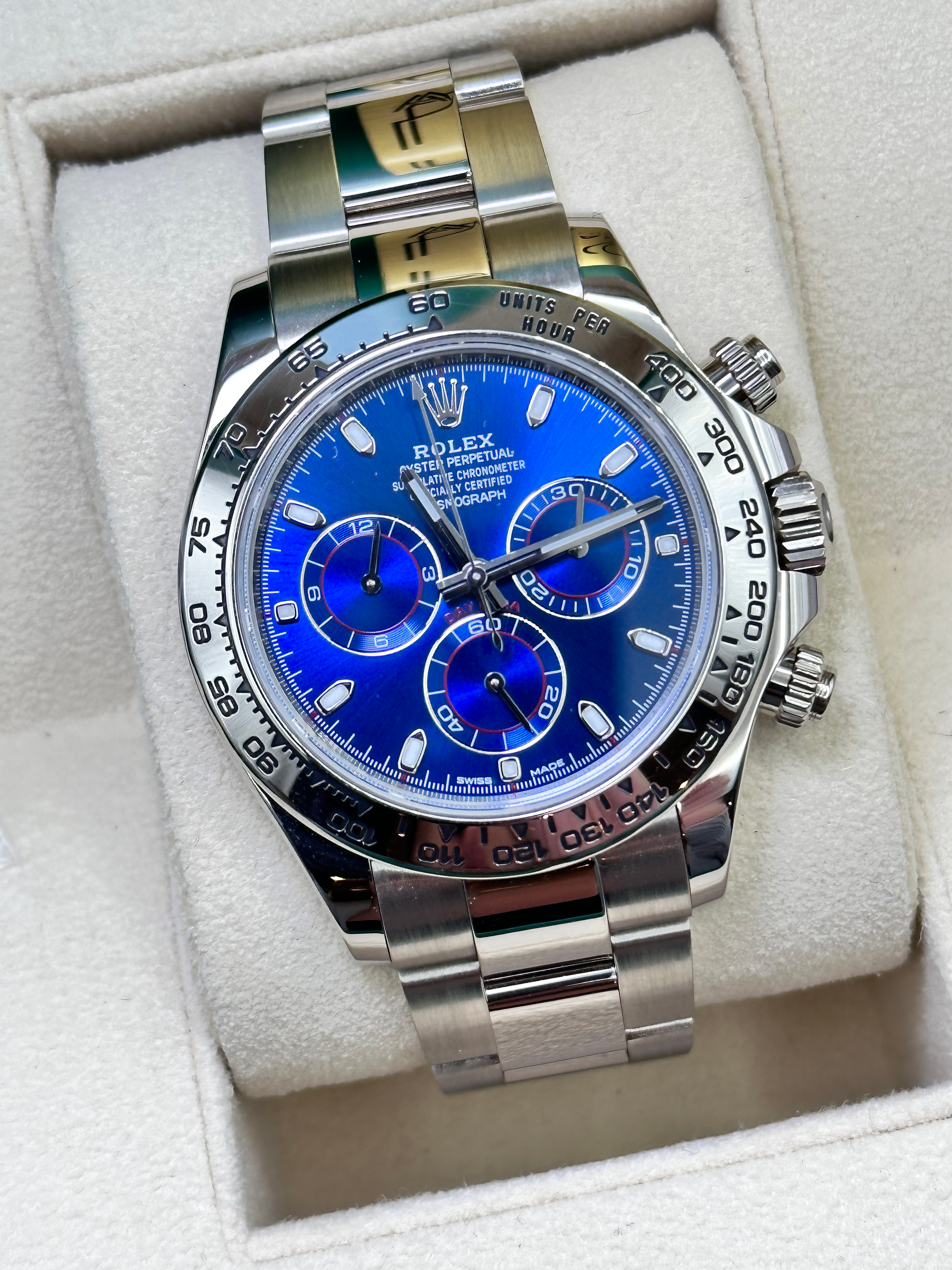 Preowned Rolex Daytona 116509 in White Gold with Blue Dial - Mint Condition Comp image 6