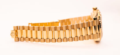 Rolex Day-Date 40 Ref. 228348RBR - Yellow Gold, Mother of Pearl Diamond Dial image 2