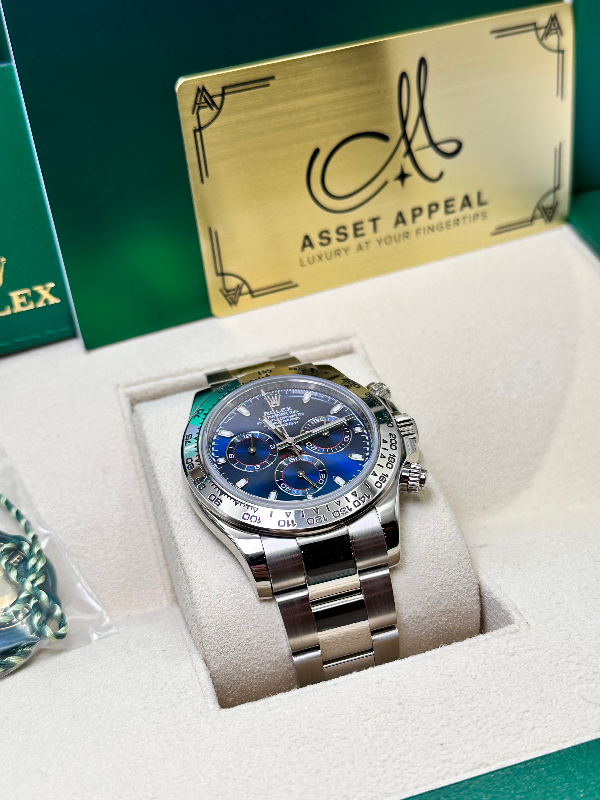 Preowned Rolex Daytona 116509 in White Gold with Blue Dial - Mint Condition Comp image 5