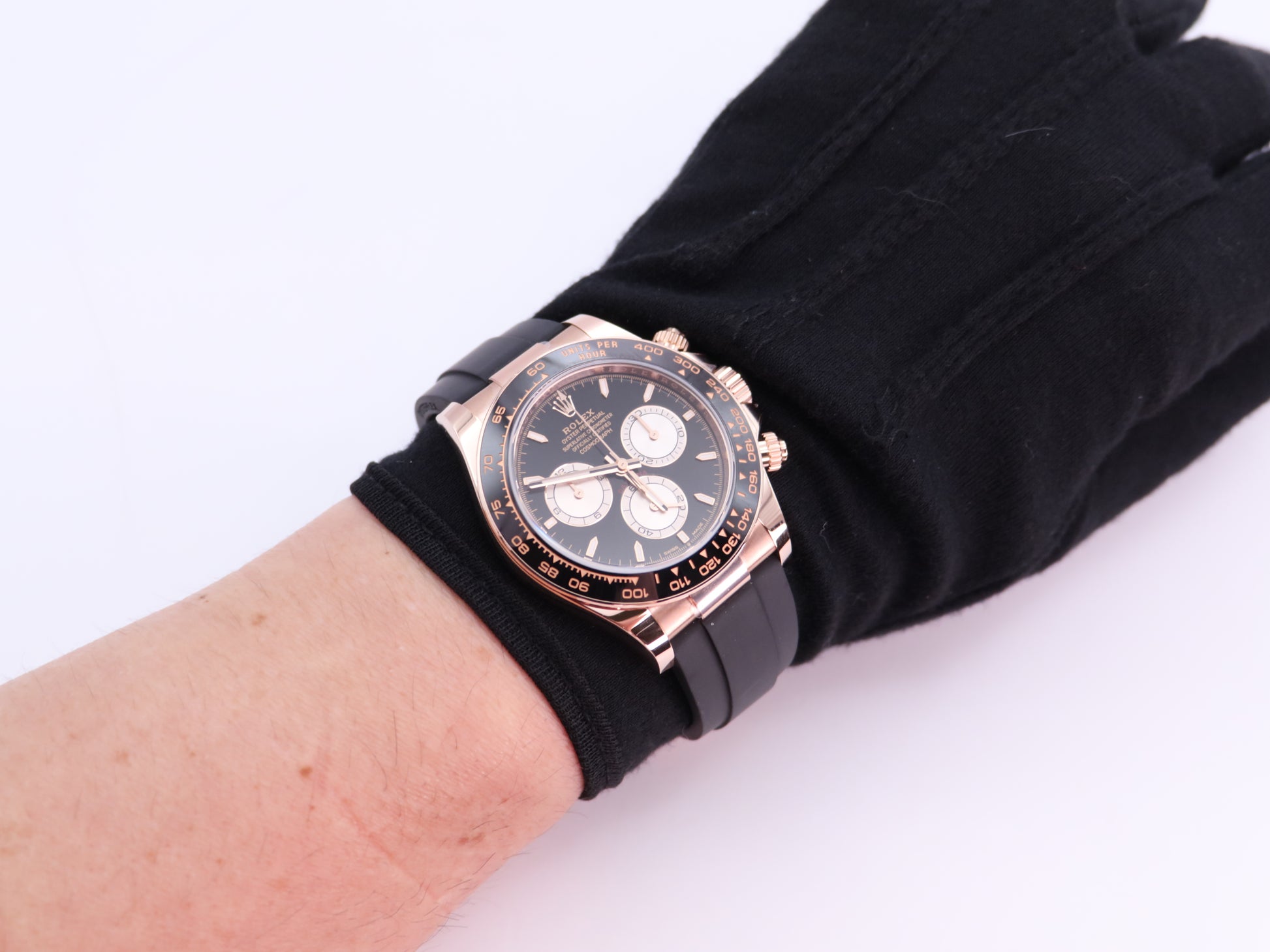 2024 Rolex Cosmograph Daytona 126515LN - Everose Gold, Black Dial, Oysterflex image 3