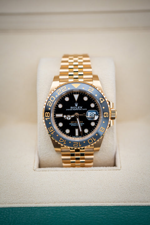 2025 Rolex GMT-Master II “Bumblebee” Yellow Gold Black & Gold Bezel – Ref. 126718GRNR – Like New Complete Set