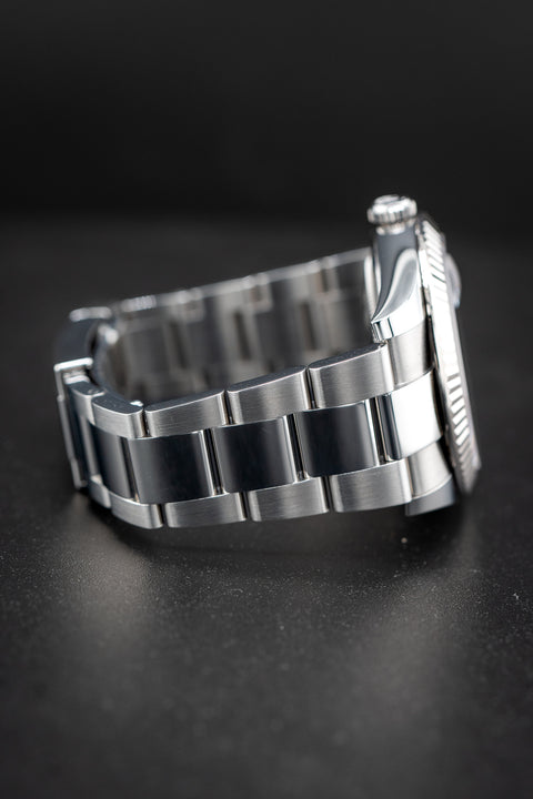 Rolex Datejust 41 Black Dial 126334 – 2024 Like New Complete Set