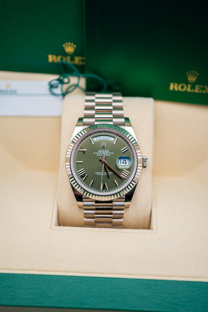 2022 Rolex Day-Date 40 – Olive Green Dial – White Gold – Ref. 228238 – Complete Set