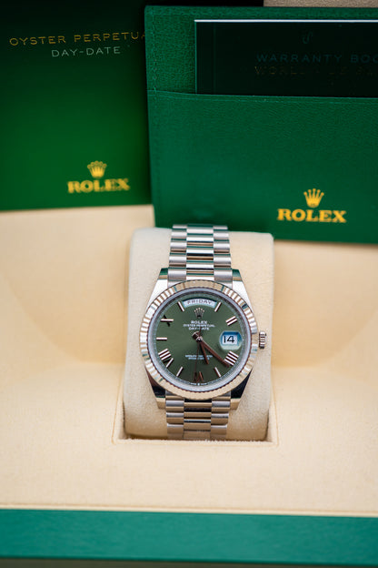 2022 Rolex Day-Date 40 – Olive Green Dial – White Gold – Ref. 228238 – Complete Set