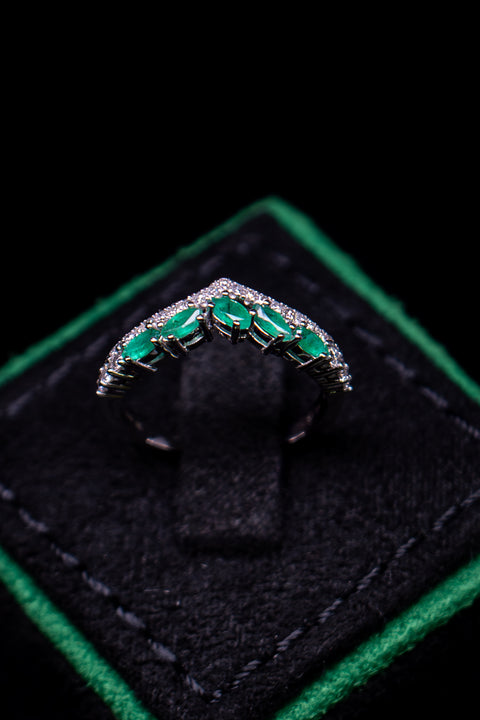 14K White Gold Emerald Tiara Ring with Natural Diamonds Size 6.75
