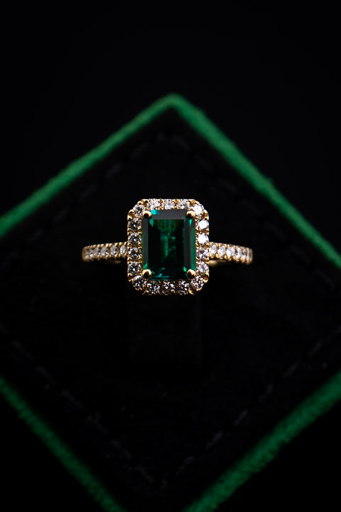 10K Yellow Gold Green Sapphire & Diamond Ring Size 6