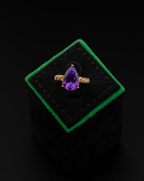 10K Yellow Gold Pear Amethyst Ring with Diamond Accents Size 6.75