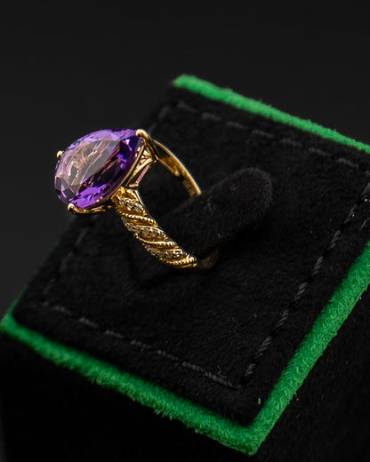 10K Yellow Gold Pear Amethyst Ring with Diamond Accents Sz 6.75