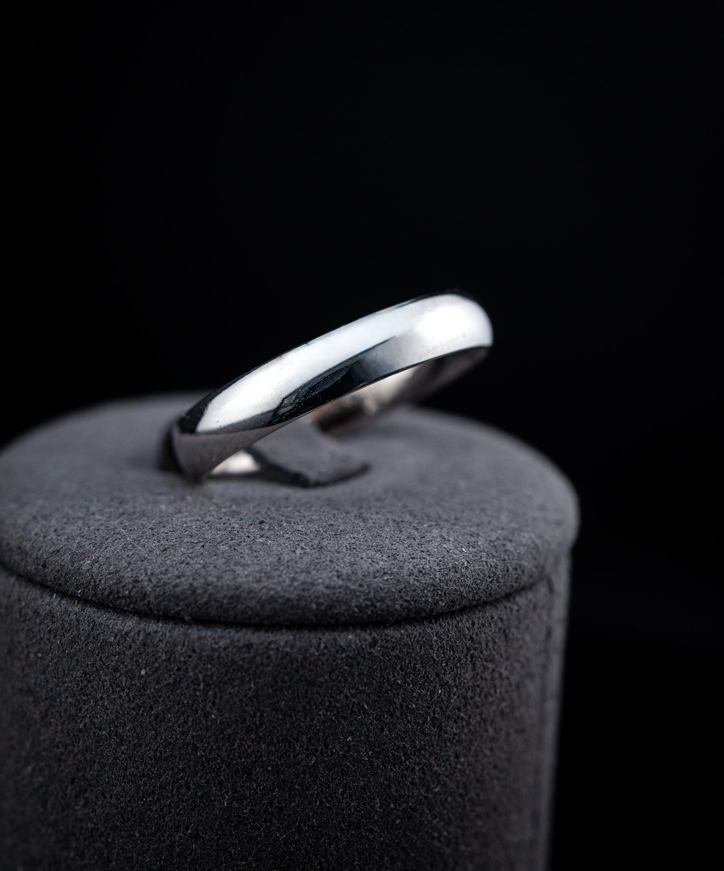 10K White Gold Wedding Band – 3.6g – Size 10