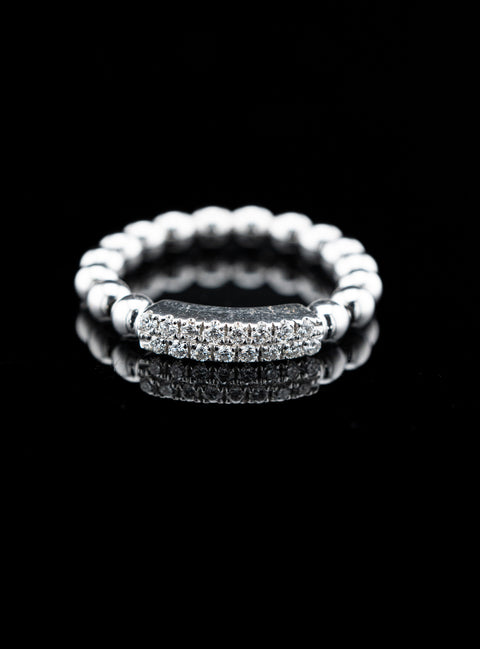 18K White Gold Hulchi Belluni Stretch Diamond Bar Ring
