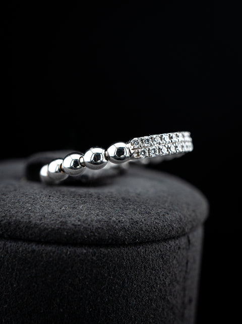 18K White Gold Hulchi Belluni Stretch Diamond Bar Ring