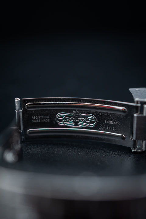 Rolex Submariner Date "Kermit" 16610LV – Watch & Box (Preowned)