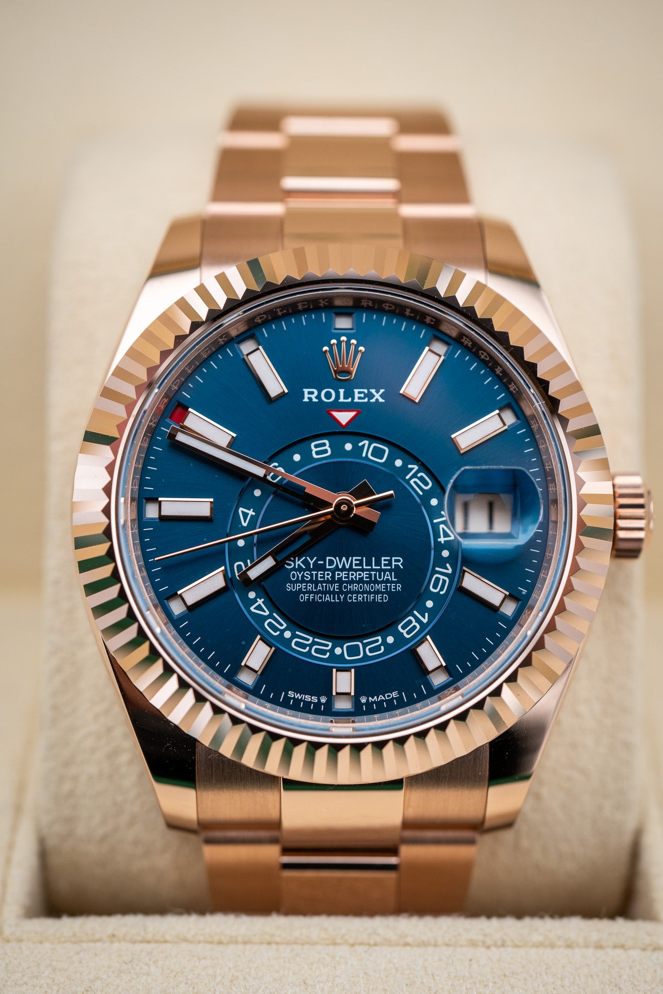2025 Rolex Sky-Dweller – Ref. 336935 – Rose Gold – Blue Dial – Oyster Bracelet – Like New Complete Set