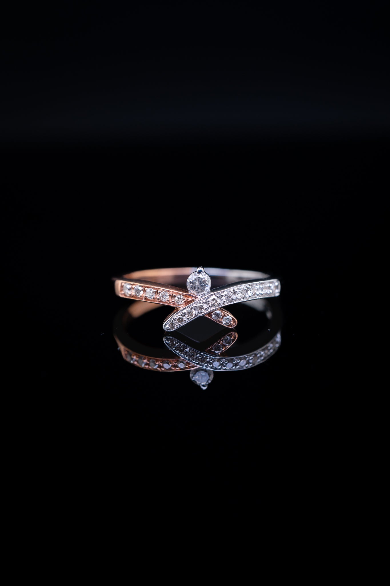 10K White Gold/Rose Gold Two-Tone Diamond Pavé Ring, 0.25 CTW, Size 7