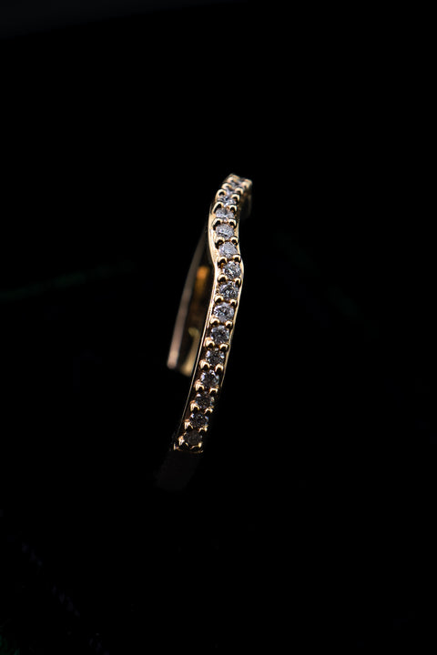 10K Yellow Gold Thin Contour Diamond Ring Size 7