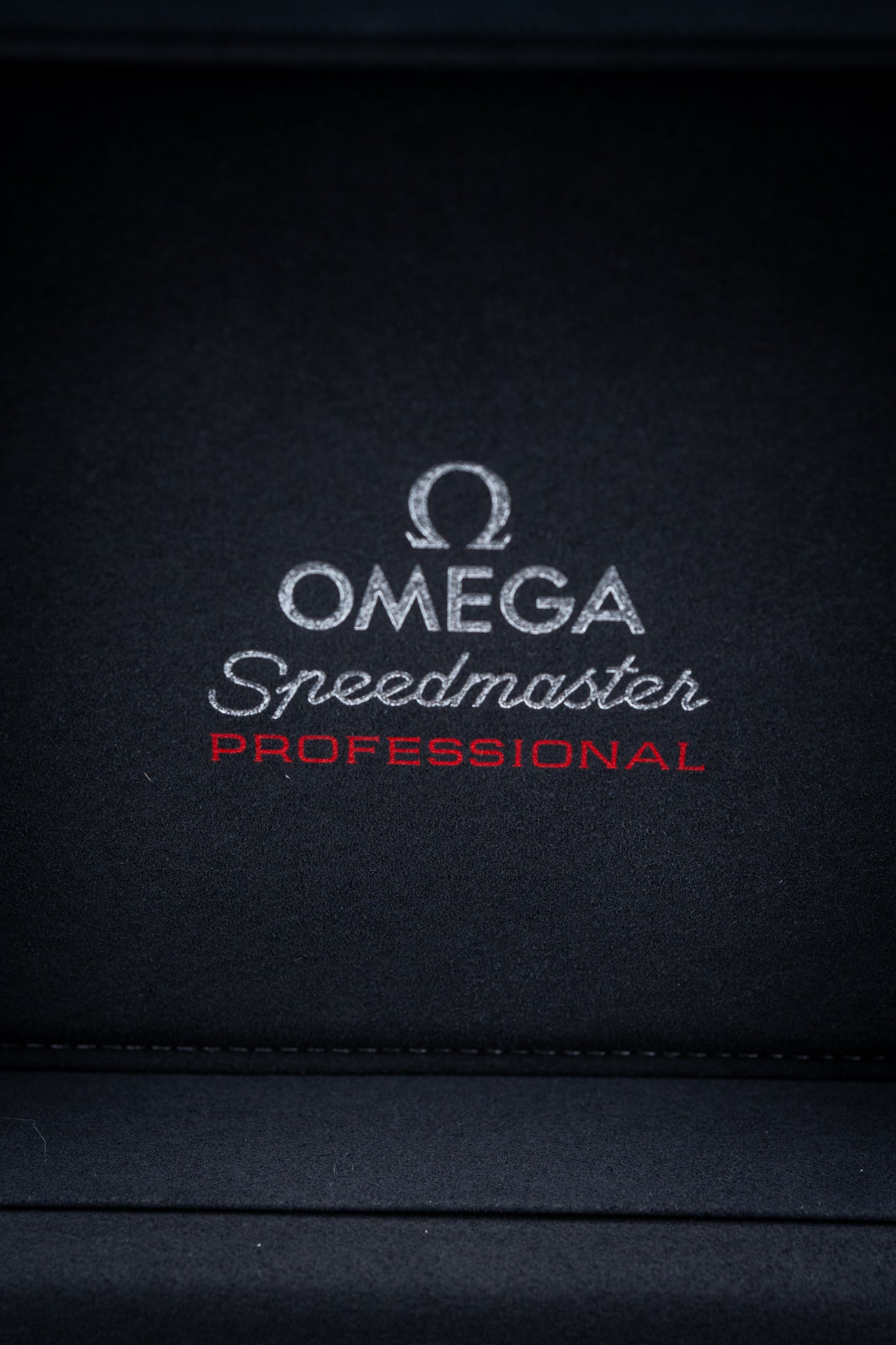 2024 Omega Speedmaster – White Dial – Ref. 310.30.42.50.04.001 – Pre-Owned Complete Set