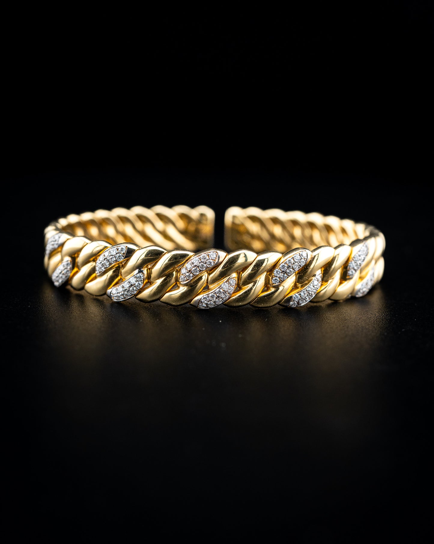 18K Yellow Gold Diamond Cuff Bracelet – 0.70 CTW – 33.4g