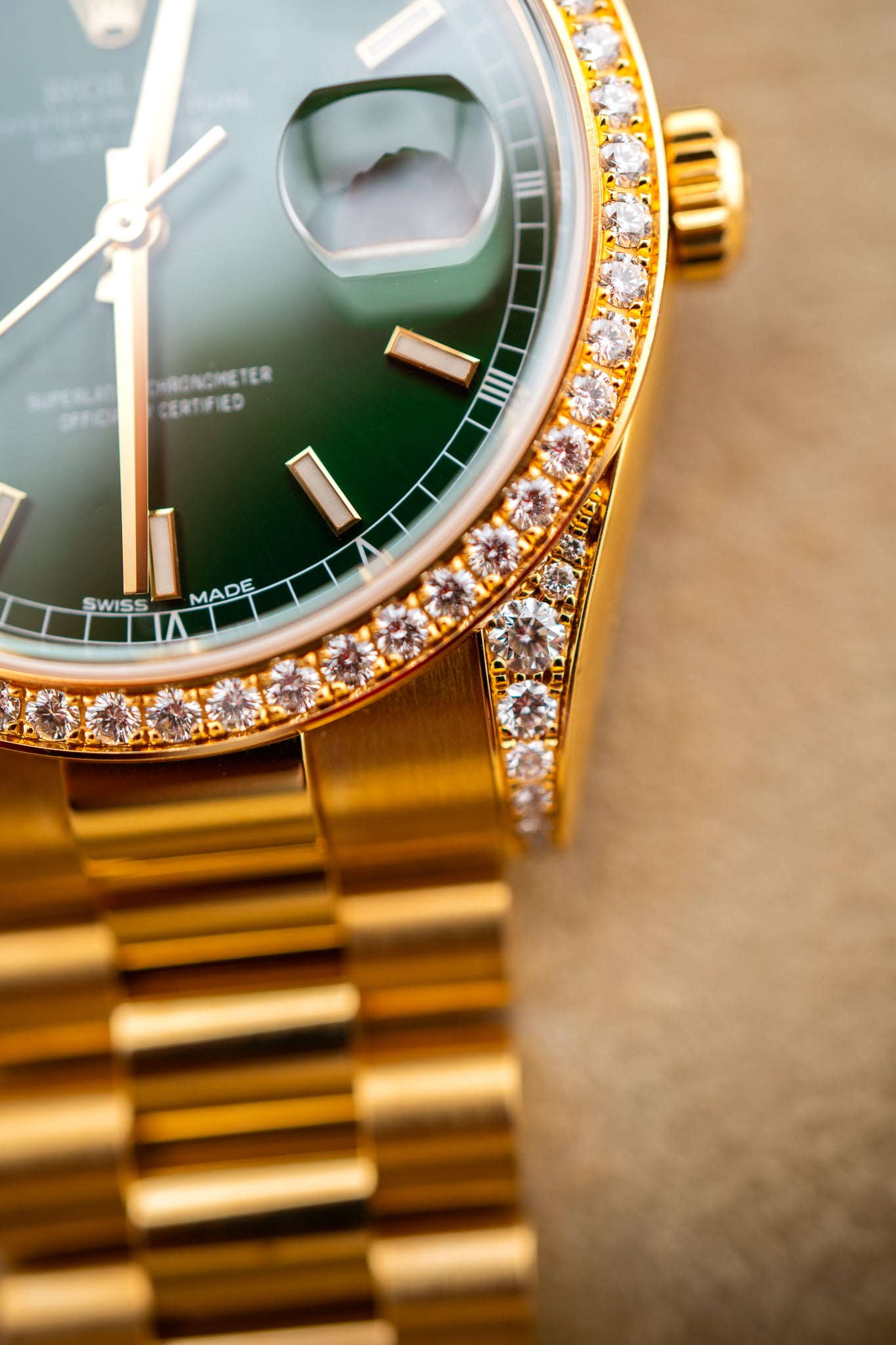 Rolex Day-Date 36 Yellow Gold Green Dial 118388 – Complete Preowned Set