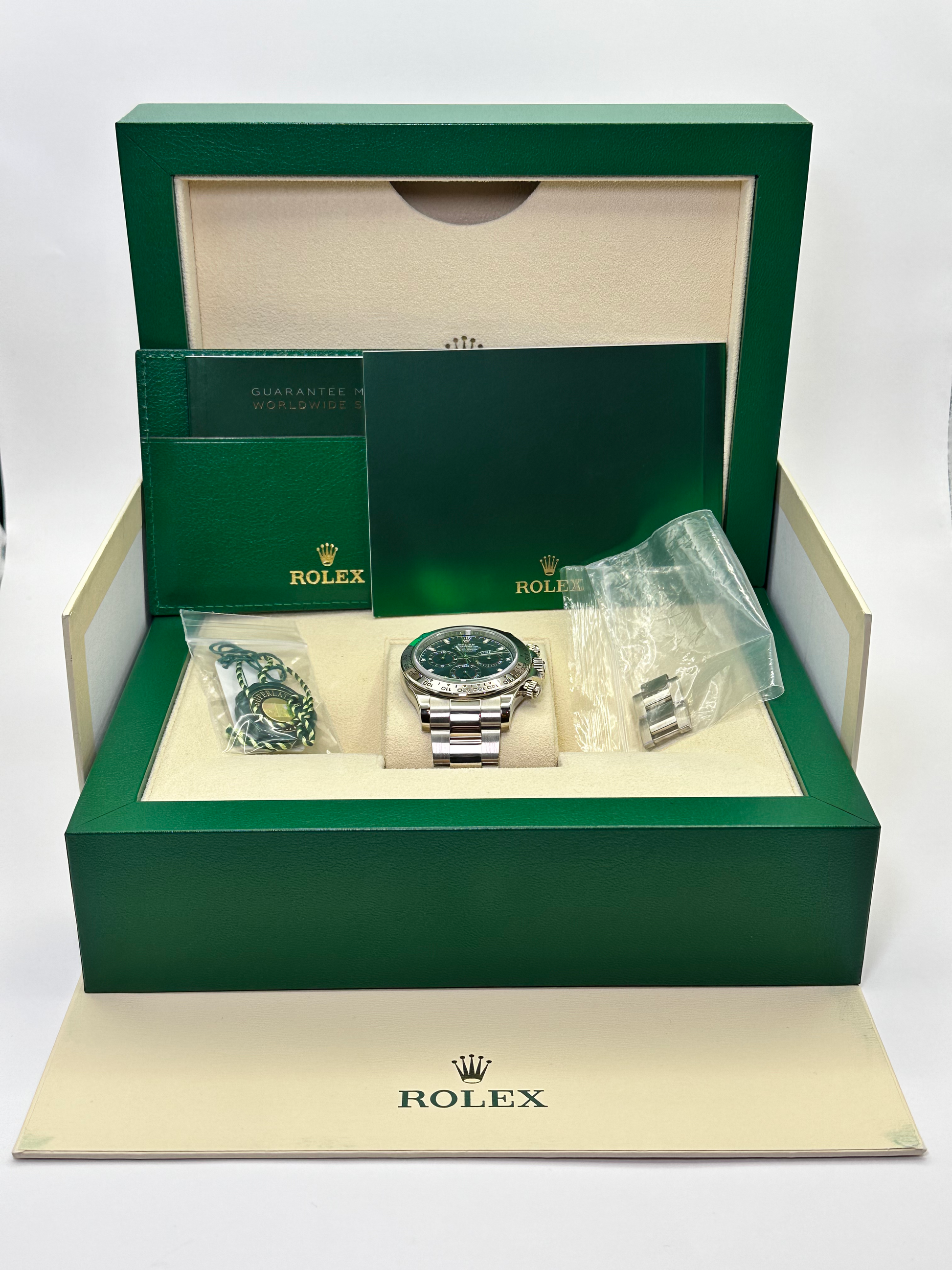 Preowned Rolex Daytona 116509 in White Gold with Blue Dial - Mint Condition Comp image 7