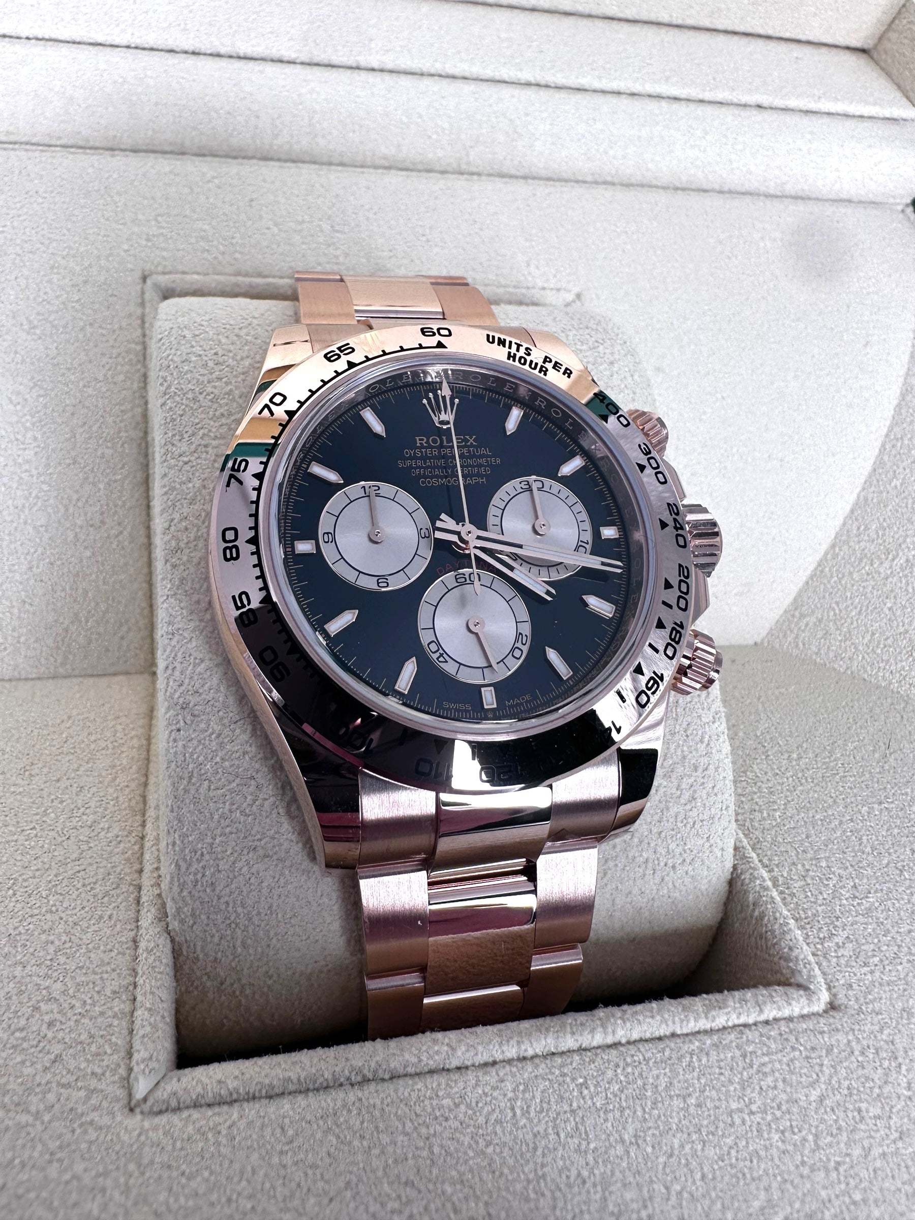 New Rolex Cosmograph Daytona Oyster 126505 - Everose Gold, Black Dial, Full Set image 3