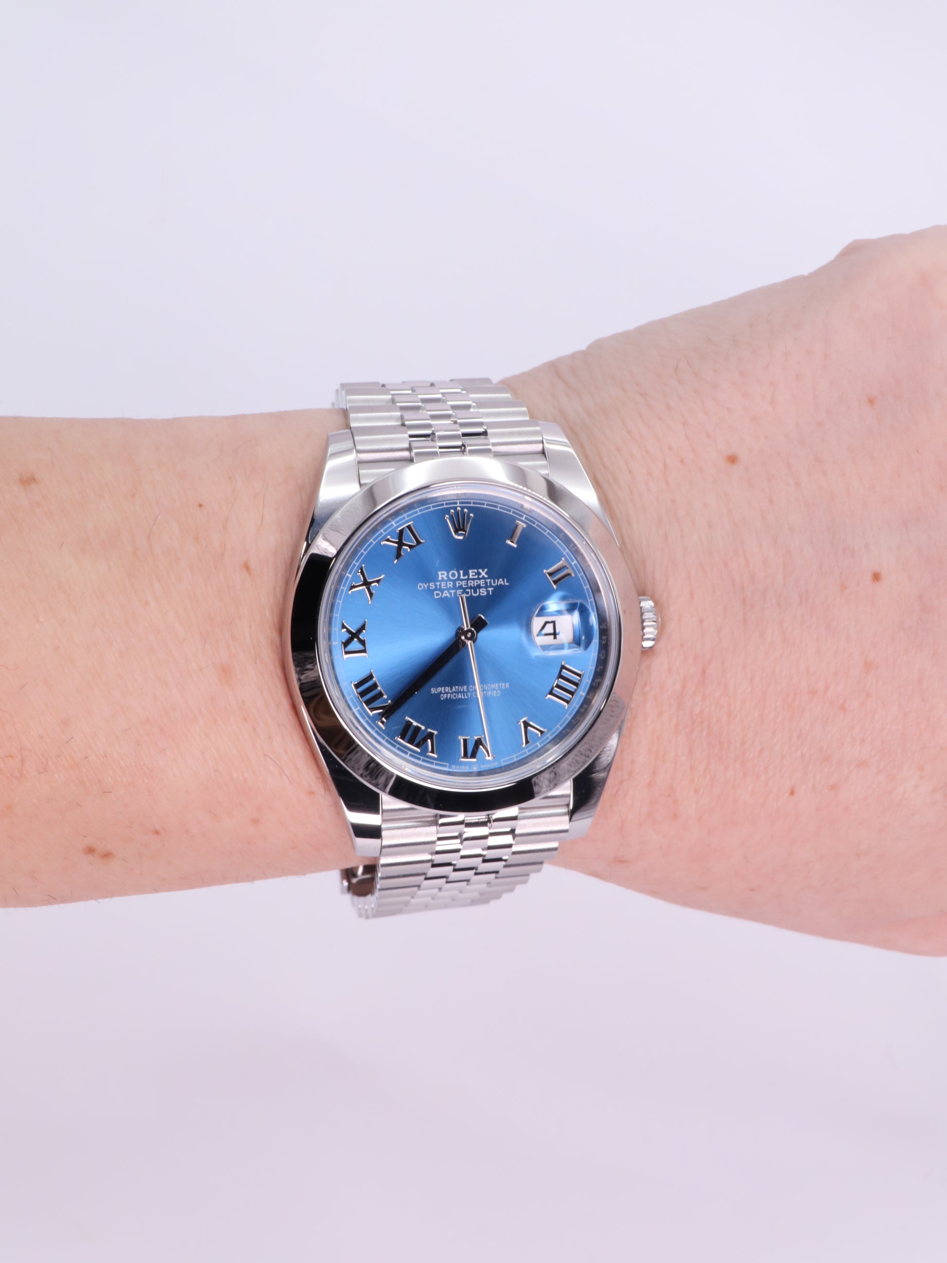 2024 Rolex Datejust 41 Ref. 126300-0018 - Blue Roman Dial, Smooth Bezel image 2