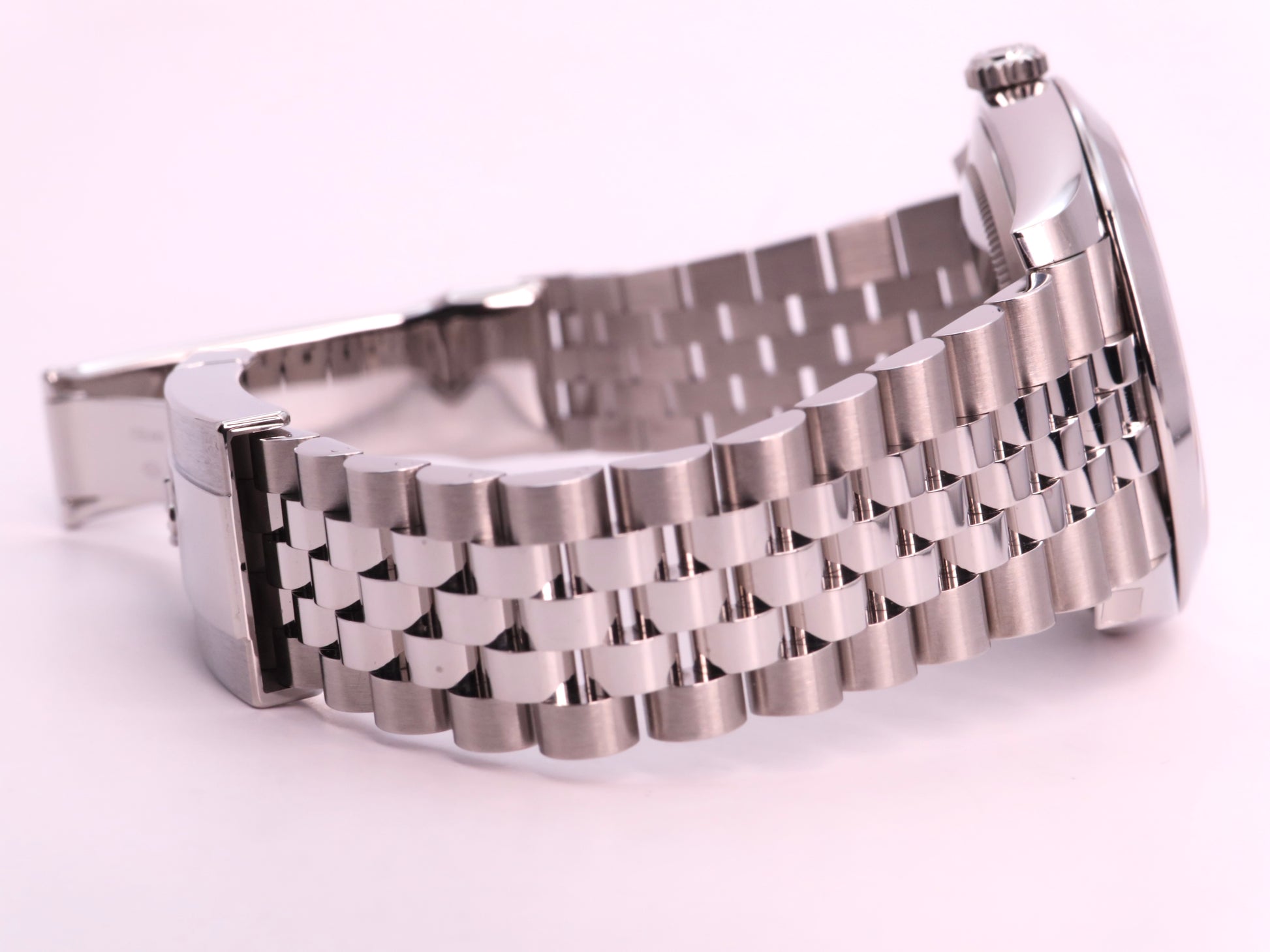 2024 Rolex Datejust 41 Ref. 126300 - Blue Dial, Smooth Bezel, Jubilee Bracelet image 8